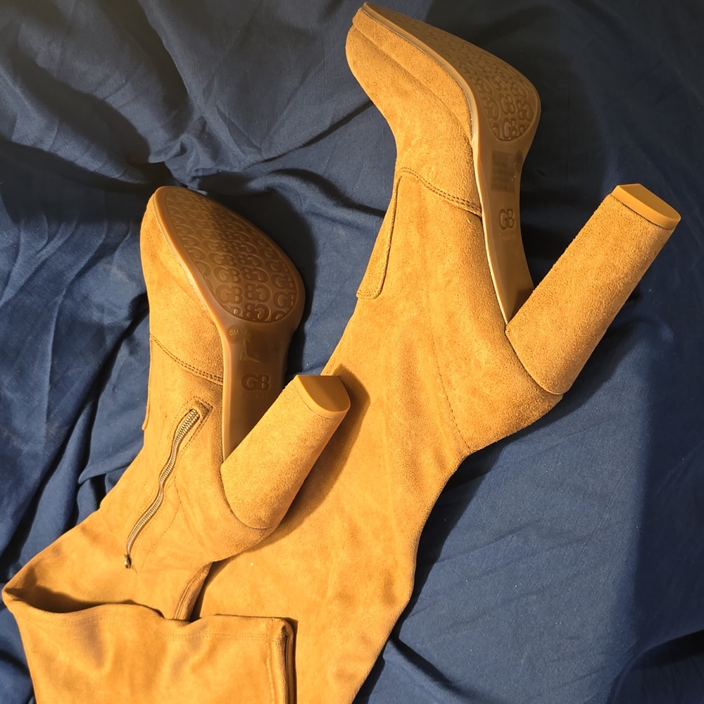 Gianni Bini Knee High Suede Boots 8